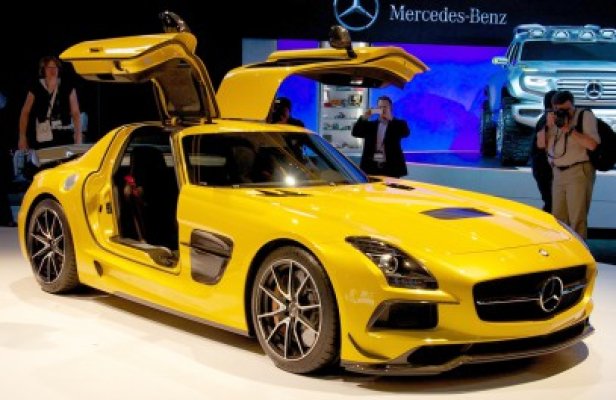 Preşedintele Mercedes estimează o uşoară creştere în industria auto